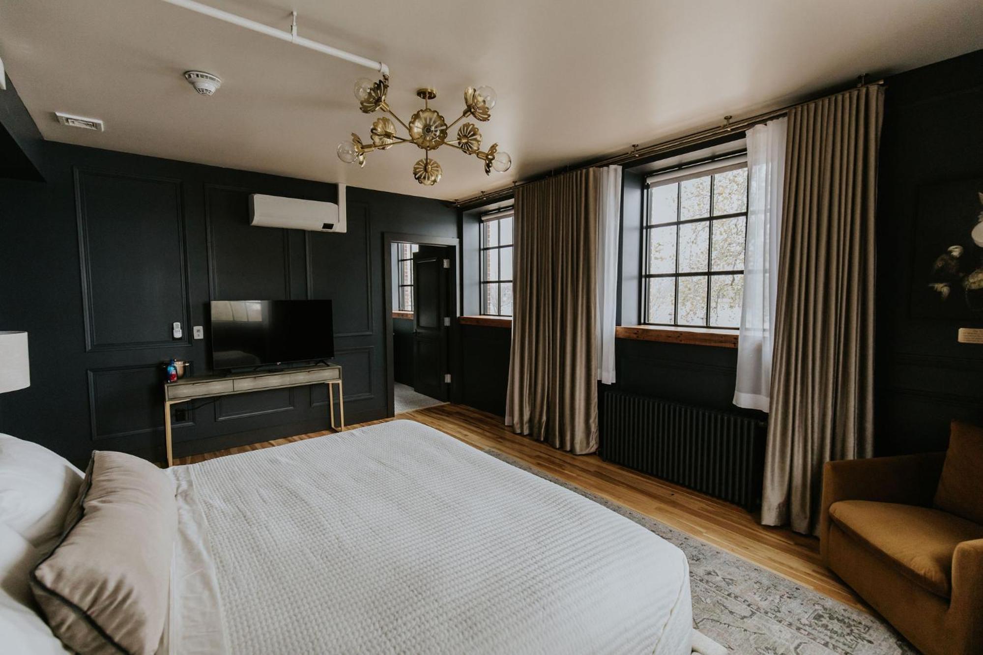 Hatchery Hotel & Event Center 拉克罗 外观 照片